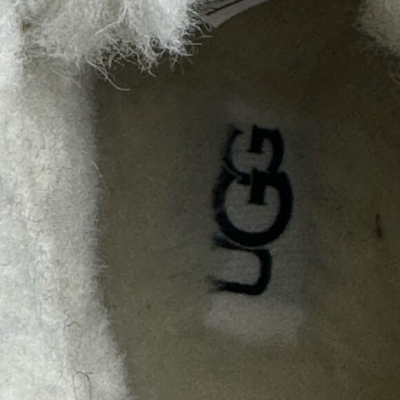 UGG Winter Cold Weather Kids Neumel ll Sz 4 NWOT Boots - Picture 3 of 10